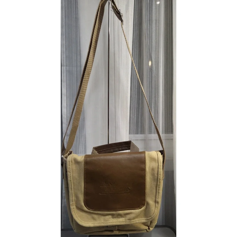 Field & Co‎ Messenger Bag STX Entertainment Wrap Gift 
